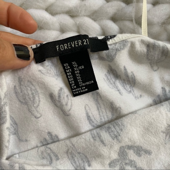 Forever 21 Cropped White Cactus  Halter Tank Top - Picture 3 of 7